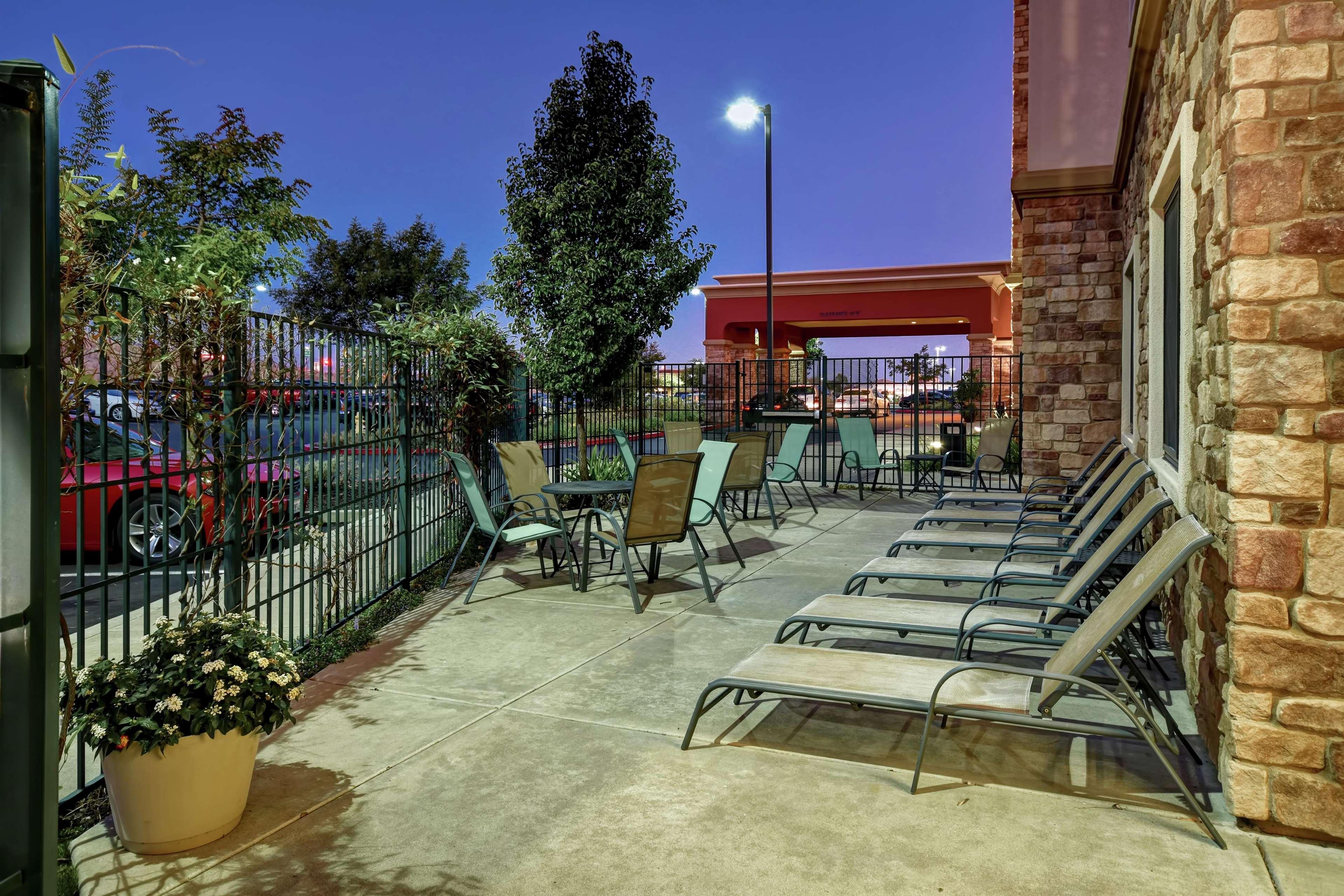 Hampton Inn & Suites Folsom Ngoại thất bức ảnh