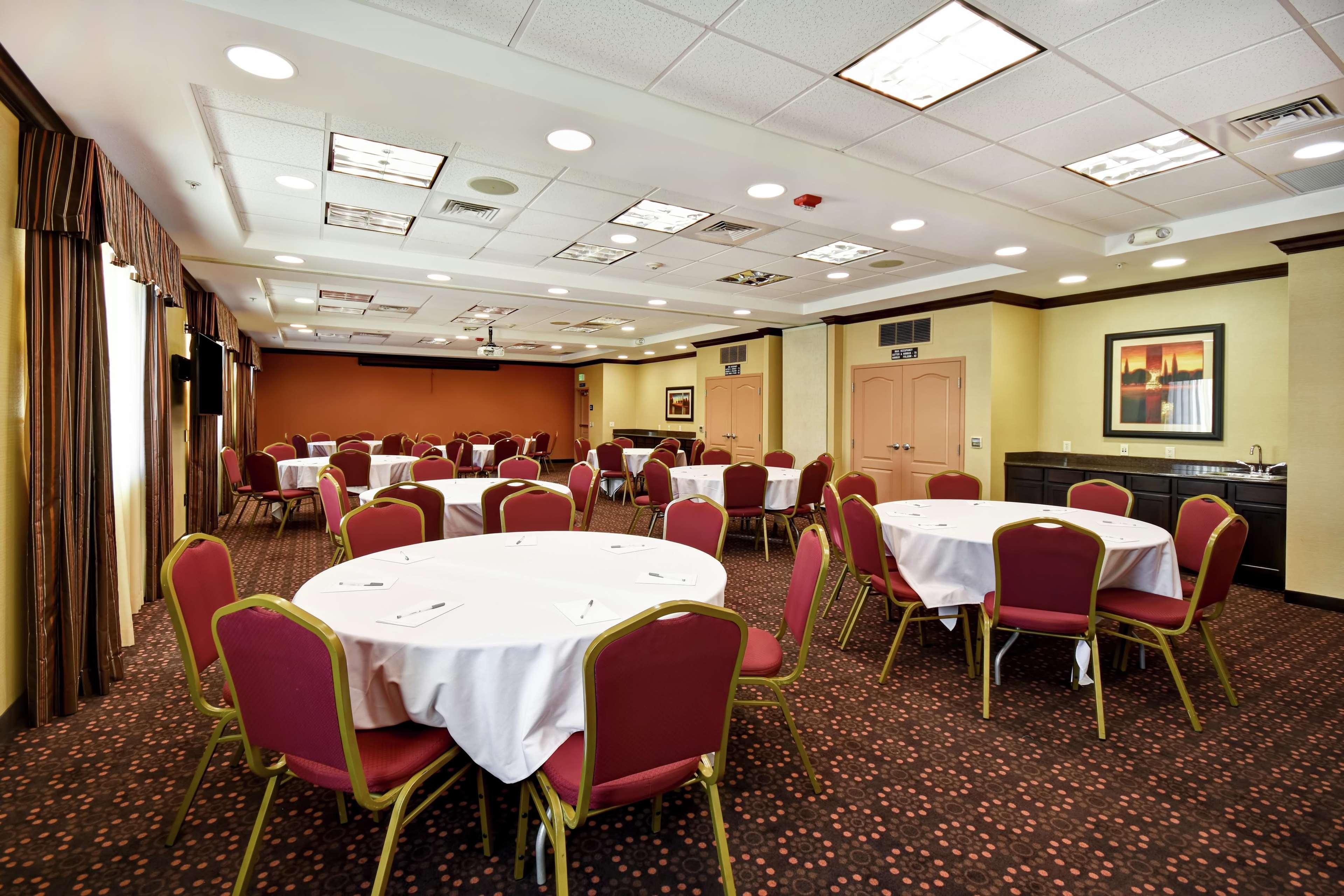 Hampton Inn & Suites Folsom Ngoại thất bức ảnh