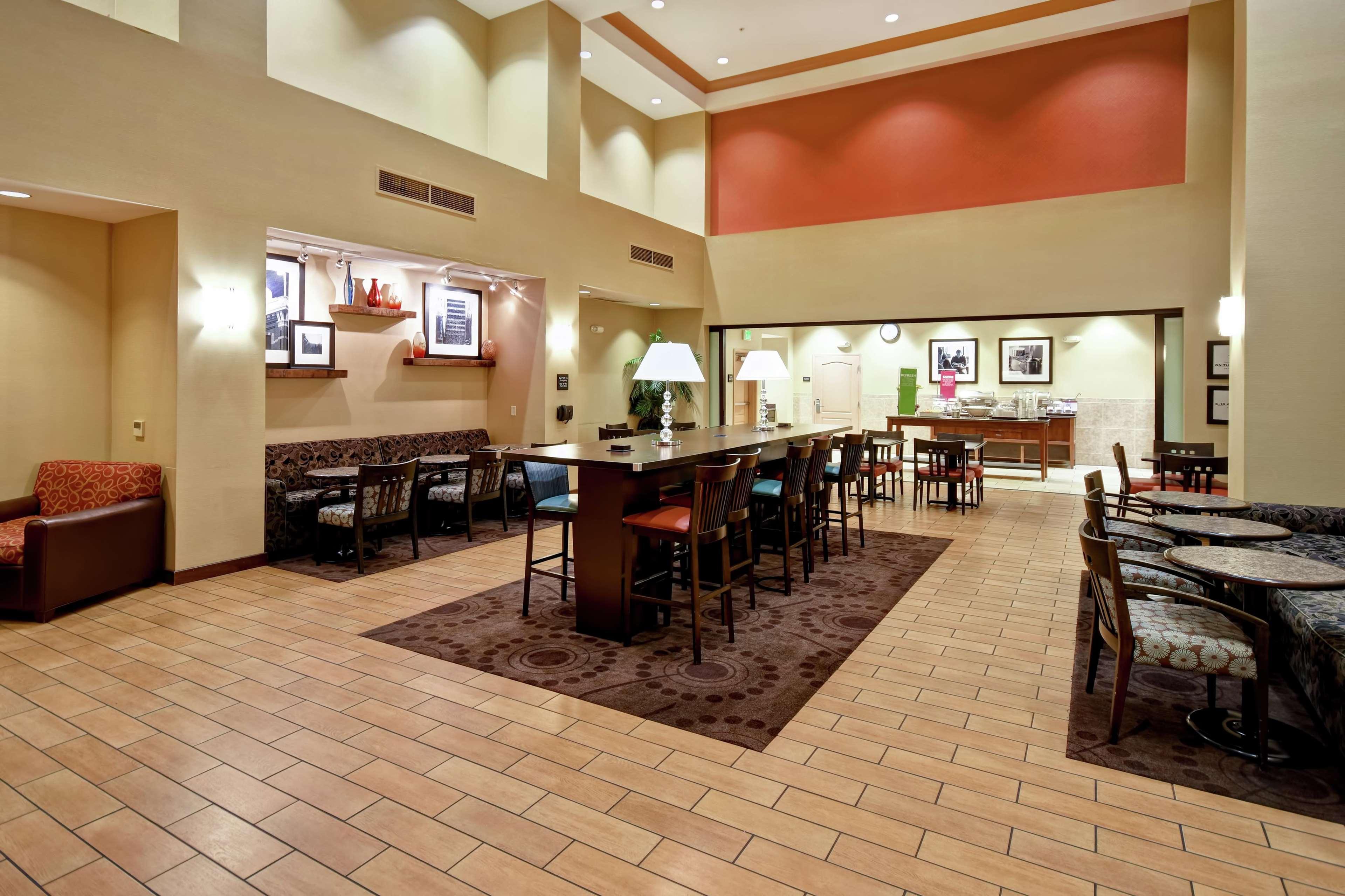 Hampton Inn & Suites Folsom Ngoại thất bức ảnh