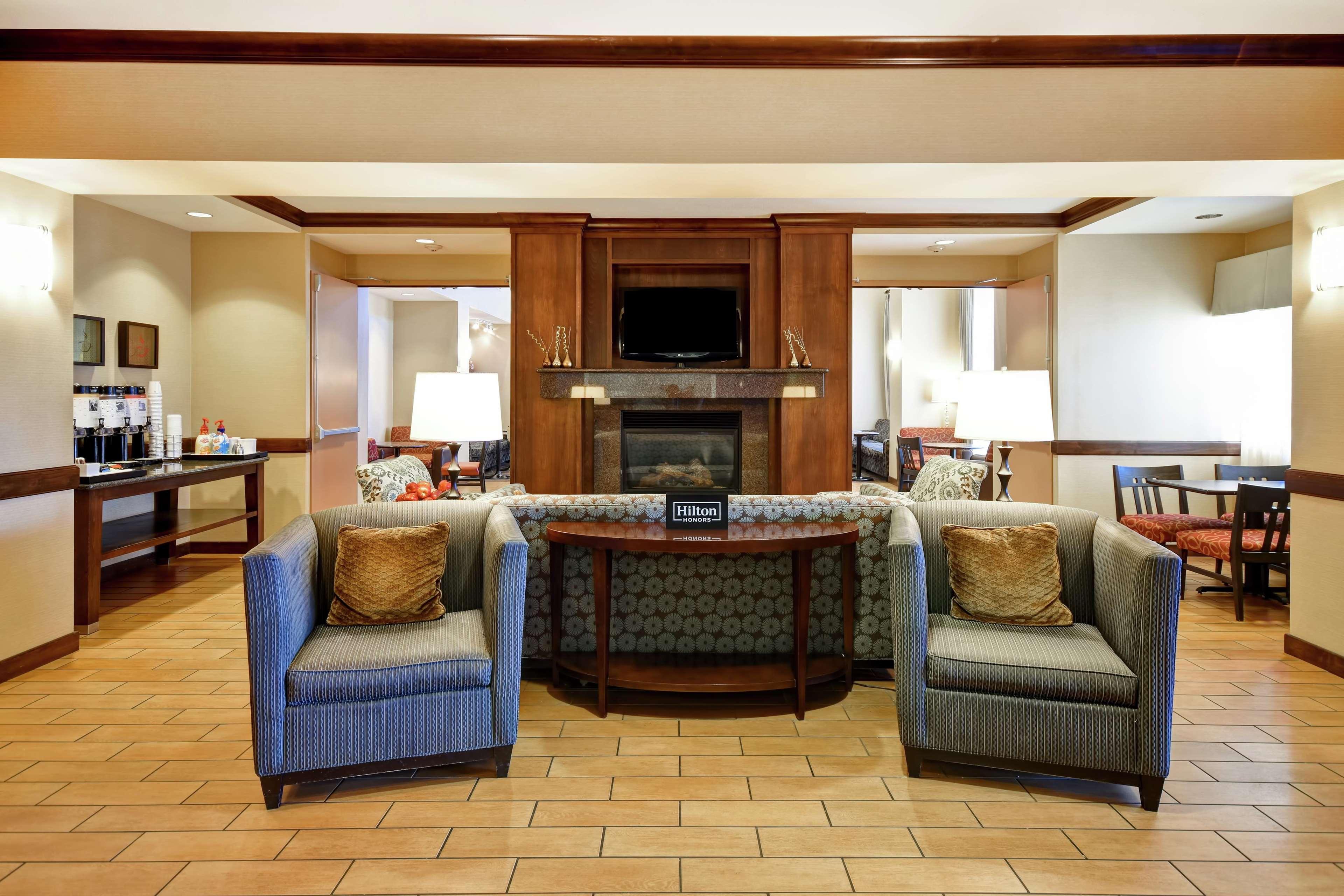 Hampton Inn & Suites Folsom Ngoại thất bức ảnh