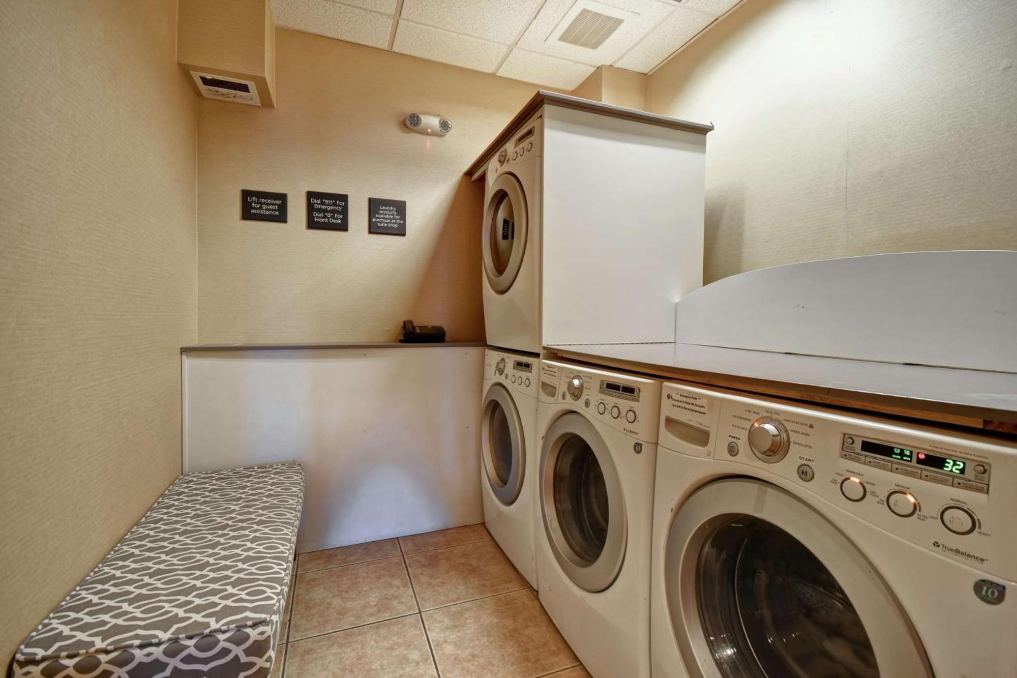 Hampton Inn & Suites Folsom Ngoại thất bức ảnh