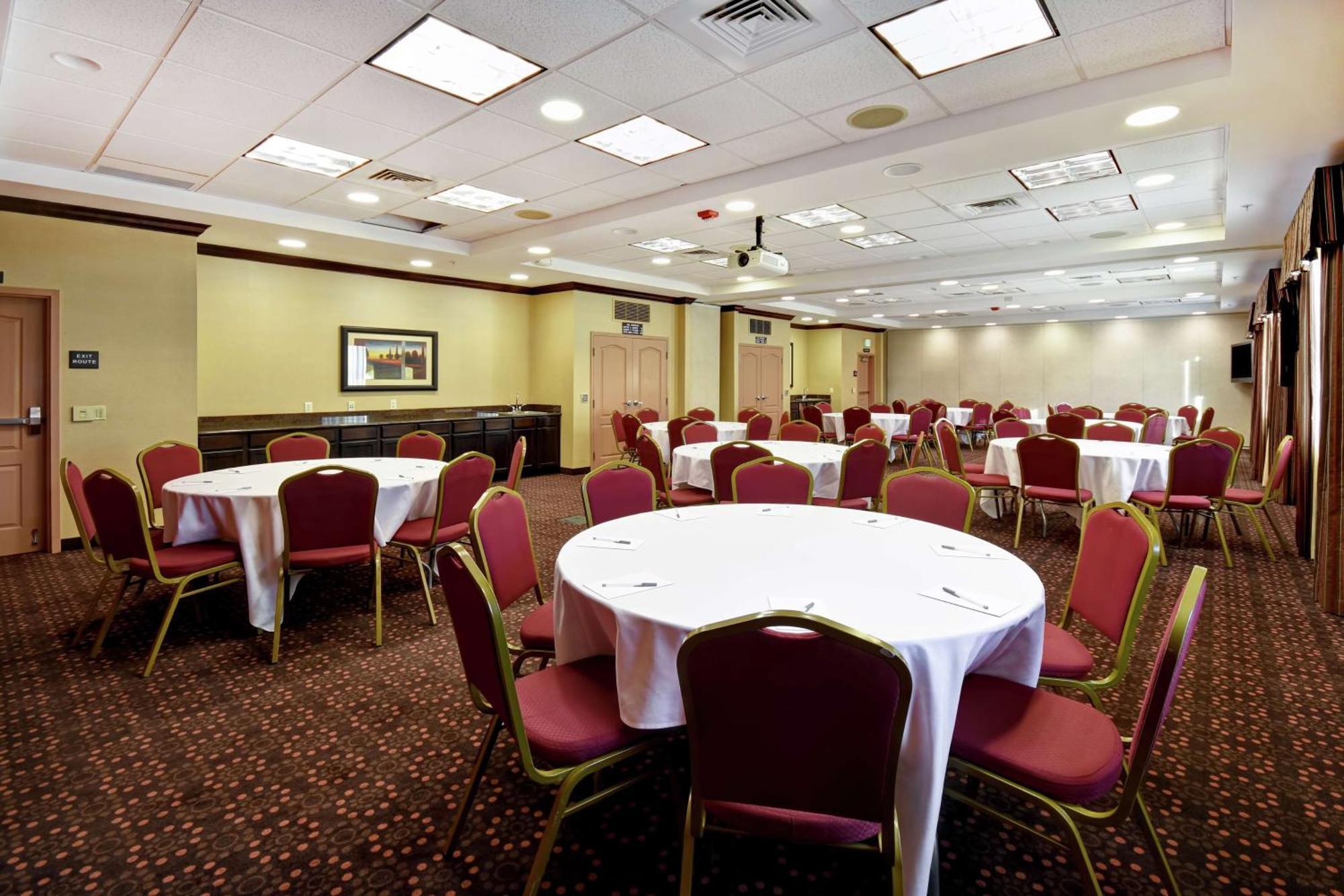 Hampton Inn & Suites Folsom Ngoại thất bức ảnh